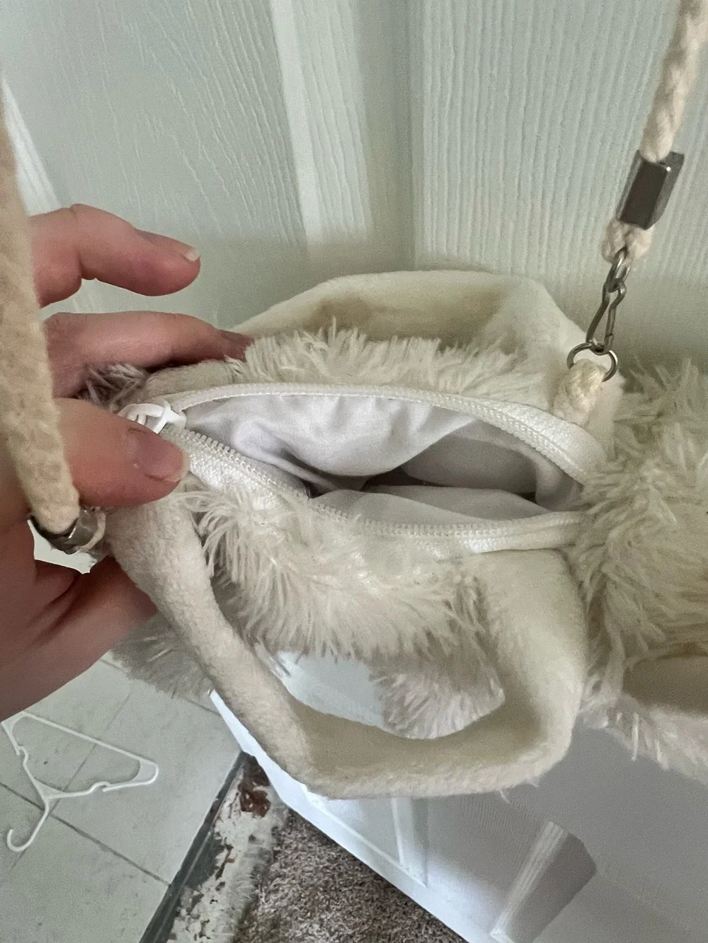 White Plush Cat Hanging Toy for Cats by